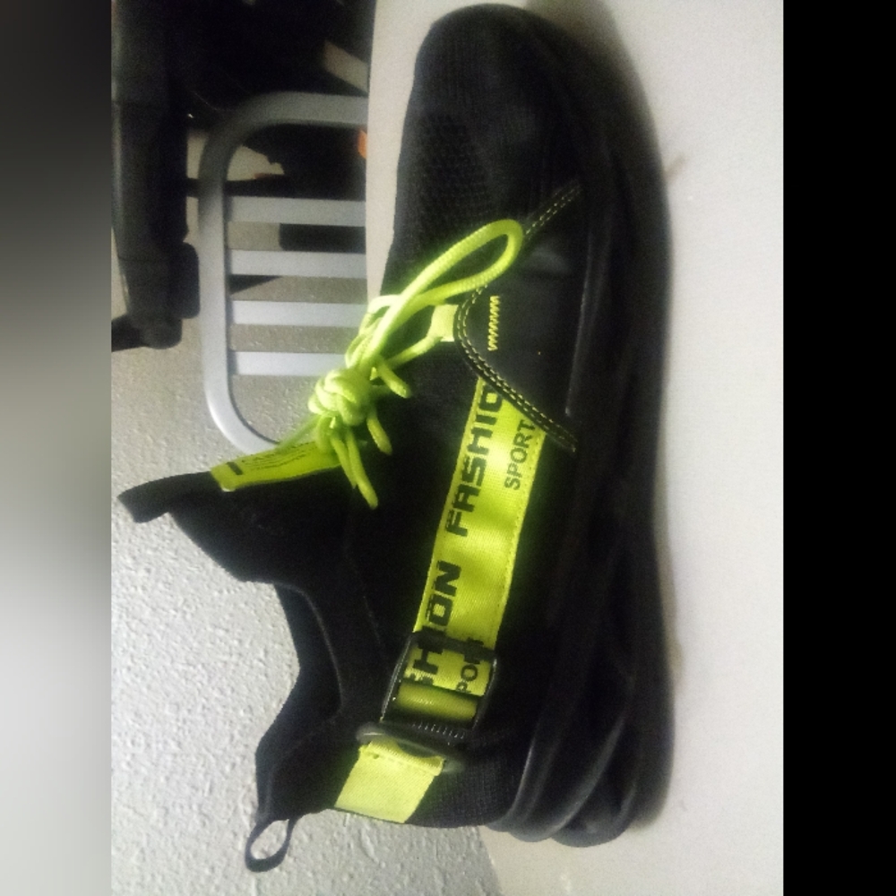 Shoes - Picture 5 of 8